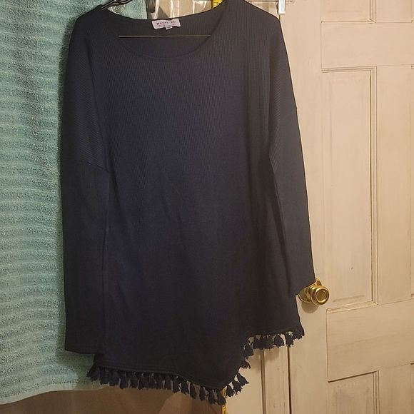 Nwot, Maya Kay fashion Boutique, XL Black, Jersey Lng sleeve, fringed bottom. - Picture 1 of 5